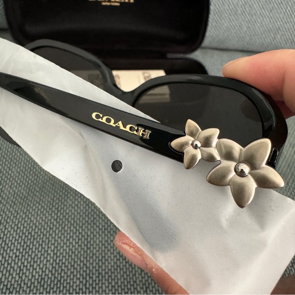 coach Integration Flower Sunglasses L1033 - Picture 4 of 6